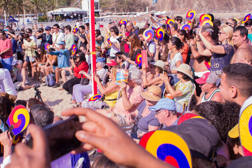 세계적인 휴양지 브라질 코파카바나 해변에서 세계 각지에서 모인 관광객들을 대상으로 한국문화행사가 열리고 있다. (사진 = 한국관광공사)