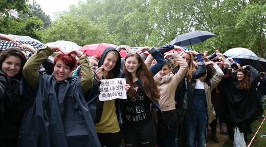 지난 6월 1~7일 ‘프랑스 내 한국의 해’ 특별주간 행사 가운데 ‘K콘 2016 프랑스’에 프랑스와 영국 등 9개국에서 유럽 한류 팬 1만2000여 명이 찾았다.(사진 = 해외문화홍보원 코리아넷)