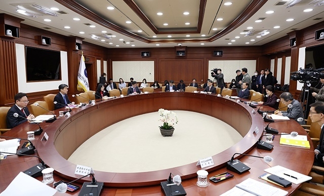 제2차 사회관계장관회의가 17일 오후 2시 정부서울청사에서 개최되고 있다. (사진=교육부)