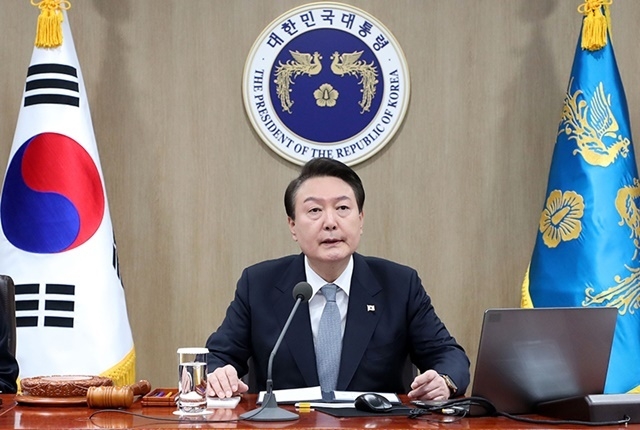 윤석열 대통령이 28일 서울 용산 대통령실 청사에서 열린 국무회의에서 발언하고 있다.