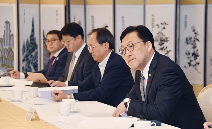 김병환 기획재정부 차관이 12일 오전 서울 종로구 정부서울청사에서 열린 ‘제8차 물가관계차관회의’를 주재, 모두발언을 하고 있다. (사진=기획재정부)
