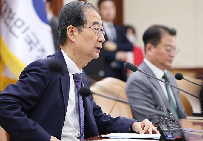 한덕수 국무총리가 2일 서울 종로구 정부서울청사에서 열린 국정현안관계장관회의에서 모두발언을 하고 있다.