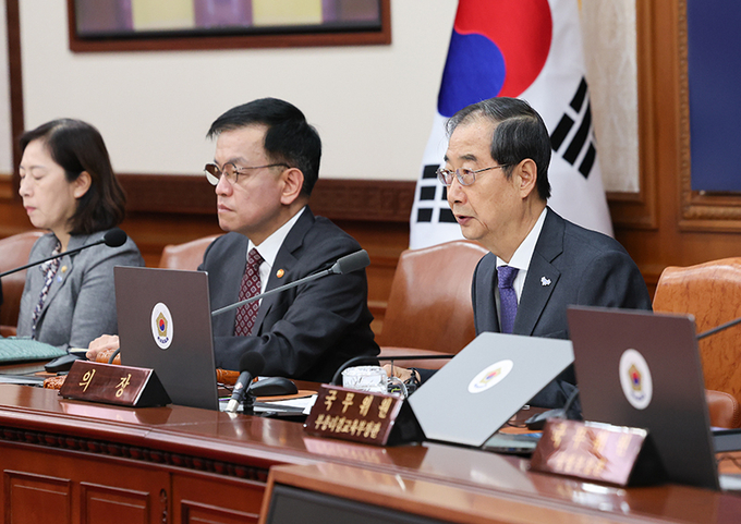 한덕수 국무총리가 7일 서울 종로구 정부서울청사에서 열린 국무회의에서 모두발언을 하고 있다.