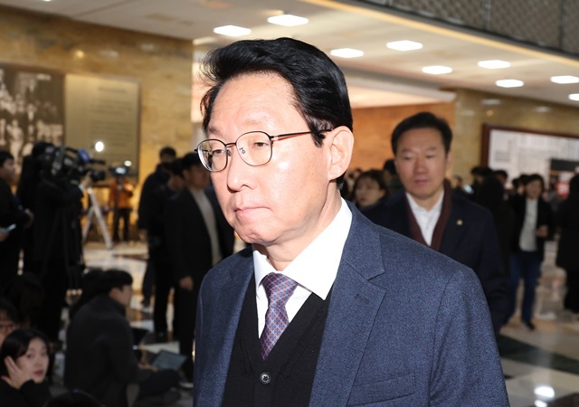 국민의힘 김상훈 의원이 14일 오전 국회에서 열린 비상의원총회에 참석하고 있다. 2024.12.19. / 연합뉴스