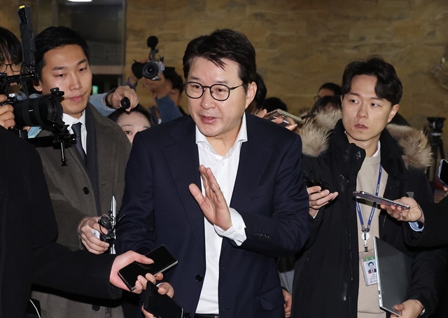 국민의힘 신동욱 의원이 지난해 12월 14일 오전 국회에서 열린 비상의원총회에 참석하고 있다. 2025.3.5. / 연합뉴스