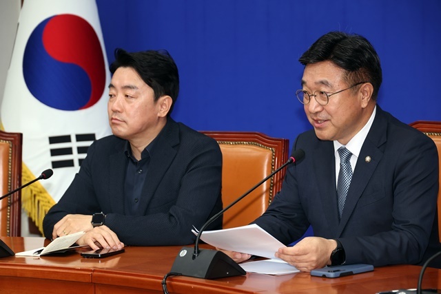 5일 서울 여의도 국회에서 더불어민주당 윤호중 총괄선대본부장이 기자간담회를 하고 있다. 2025.5.5. / 연합뉴스