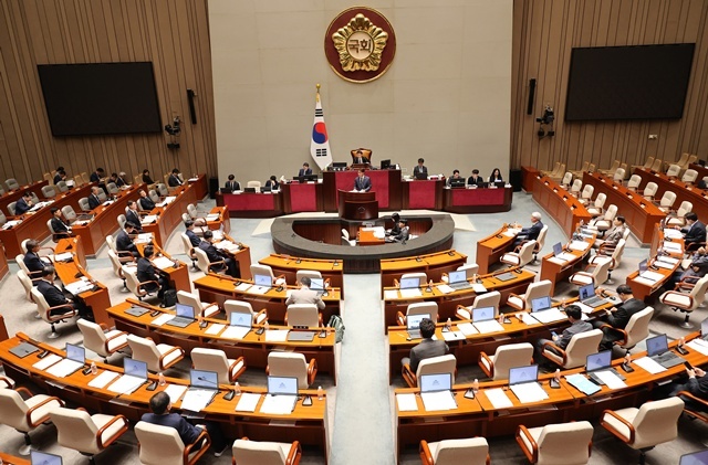 1일 국회에서 예산결산특별위원회의 추가경정예산(추경)안 심사를 위한 종합정책질의가 열리고 있다. / 연합뉴스