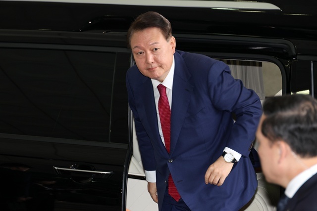 내란 특검 2차 출석하는 윤석열 전 대통령 / 연합뉴스