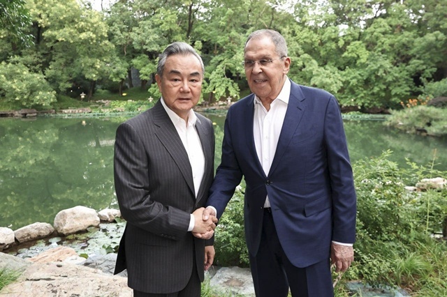중국과 러시아 외교수장, 베이징서 회담 / 연합뉴스