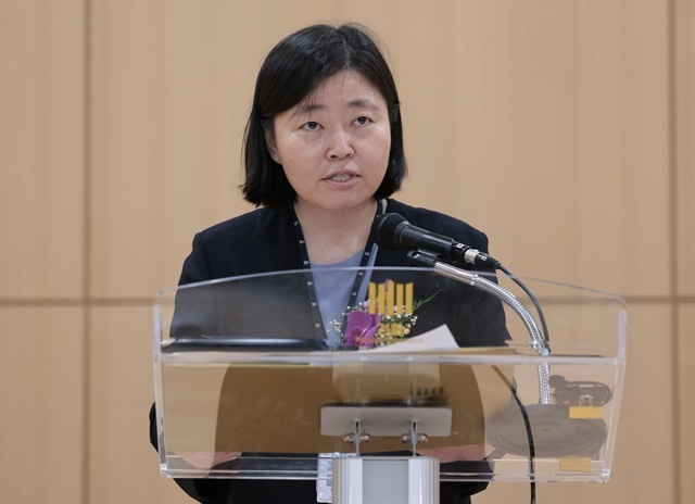 임은정 신임 서울동부지검장이 4일 서울 송파구 서울동부지방검찰청에서 열린 취임식에서 취임사를 하고 있다. / 연합뉴스