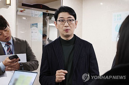 질문에 답변하는 주진우 의원 / 연합뉴스