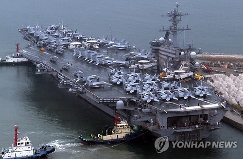 지난해 6월 부산 해군작전사령부에 입항한 미 해군 항공모함 시어도어 루스벨트함. / 연합뉴스