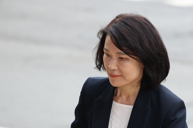 방통위 출근하는 이진숙 방통위원장 / 연합뉴스