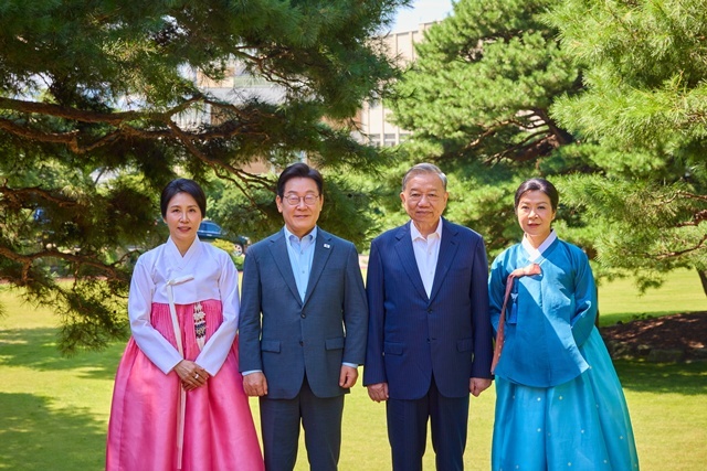 이재명 대통령 부부, 또 럼 베트남 당 서기장 부부와 친교 행사 / 연합뉴스