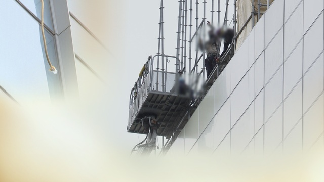 건물 외벽 작업 중 잇단 추락…안전교육·장비 부실 (CG) / 연합뉴스