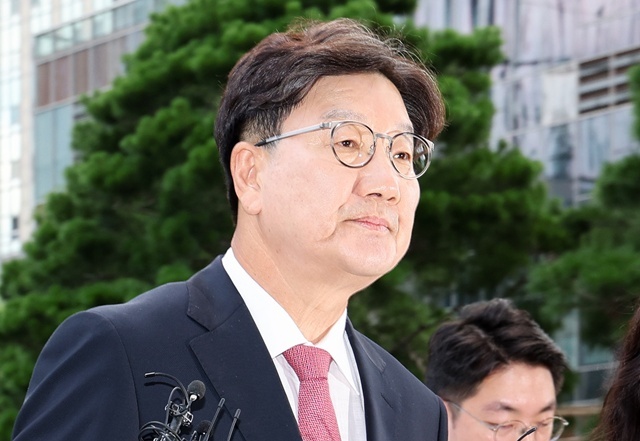 피의자 신분으로 특검 출석한 권성동 의원 / 연합뉴스