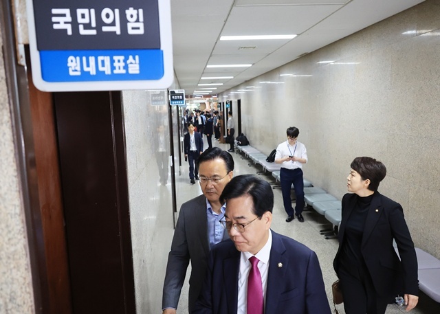 원내대표실 향하는 송언석 원내대표 / 연합뉴스