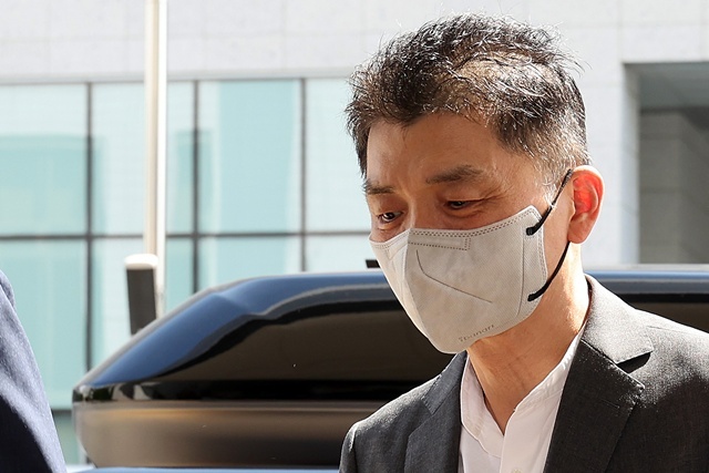 지난달 29일 결심공판에 출석하는 카카오 김범수 / 연합뉴스