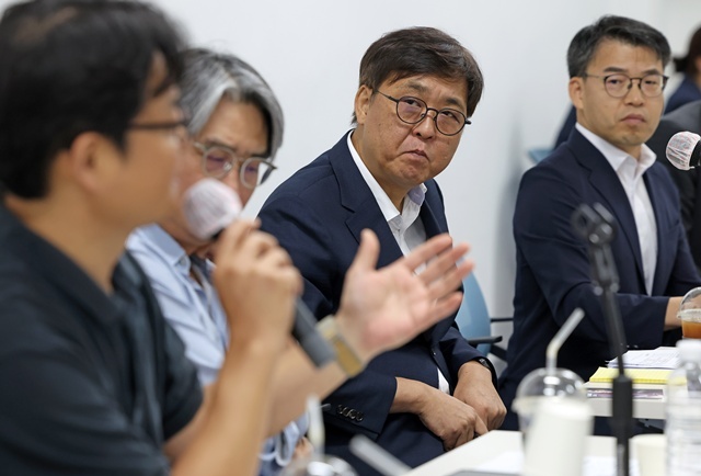최휘영 장관, 영화계 소통 간담회 진행 / 연합뉴스