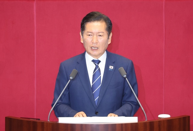 더불어민주당 정청래 대표가 9일 서울 여의도 국회 본회의에서 교섭단체 대표 연설을 하고 있다. / 연합뉴스