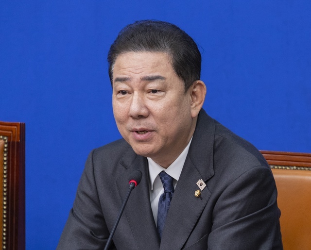 더불어민주당 김병기 원내대표가 22일 국회에서 열린 최고위원회의에서 발언하고 있다. / 연합뉴스