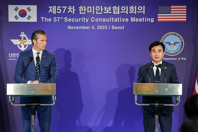 공동기자회견 하는 안규백 국방부 장관 / 연합뉴스