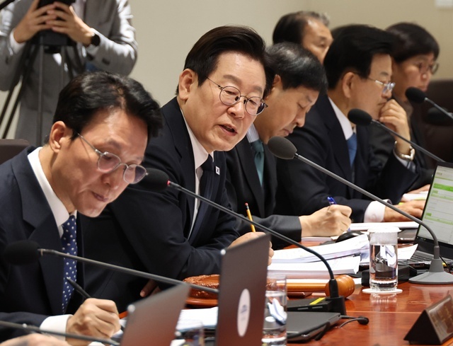 이재명 대통령이 4일 용산 대통령실에서 열린 국무회의에서 발언하고 있다. / 연합뉴스