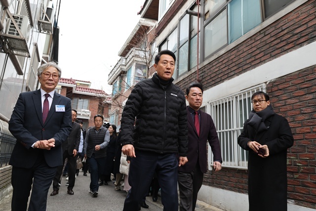 대림1구역 둘러보는 오세훈 서울시장 / 연합뉴스