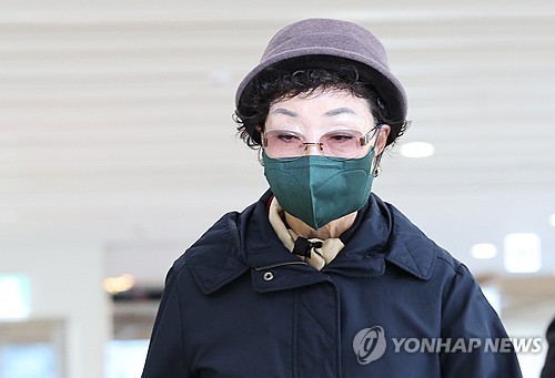 특검 출석하는 최은순 / 연합뉴스