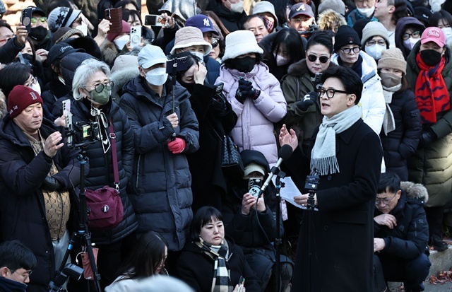 비상계엄 1주년 기자회견 하는 한동훈 전 대표 / 연합뉴스