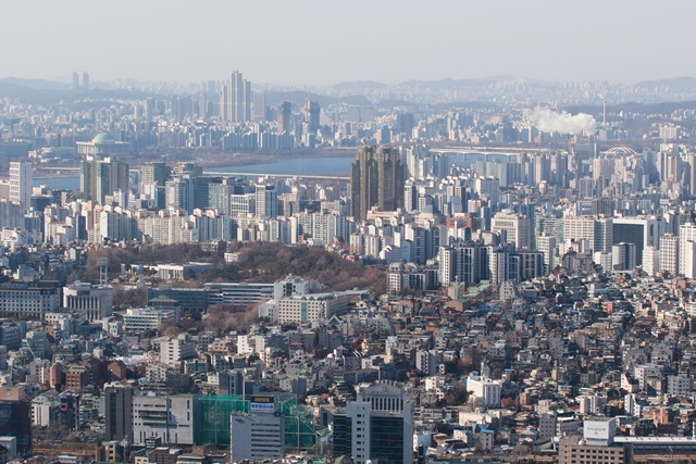 남산에서 바라본 서울 시내 아파트 / 연합뉴스