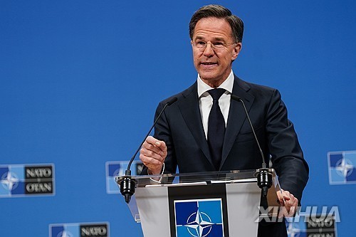 (서울=연합뉴스) 미국이 나토(NATO·북대서양조약기구) 동맹국들을 저버리고 러시아와 손잡을 수도 있다는 우려를 영국과 유럽의 고위 관계자들이 하고 있다고 영국 일간 더타임스가 27일(현지시간) 보도했다.