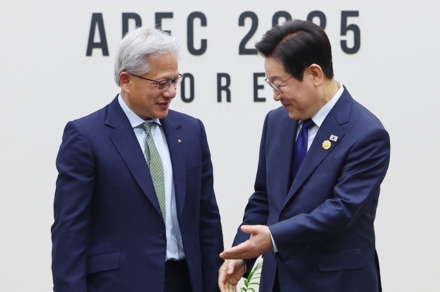 李대통령 "엔비디아 투자 전폭지원"…젠슨황 "韓 가능성 무한대"(종합)