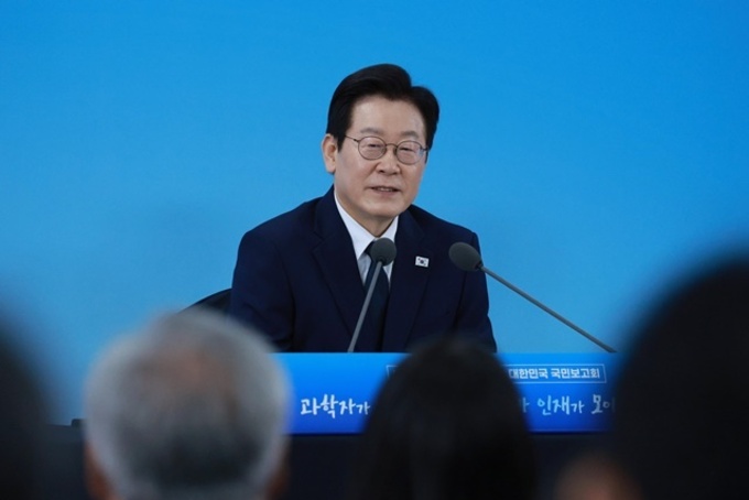 李대통령 "입틀막 대학생 얼마나 억울했겠나…R&D 역량 더 투입"(종합)