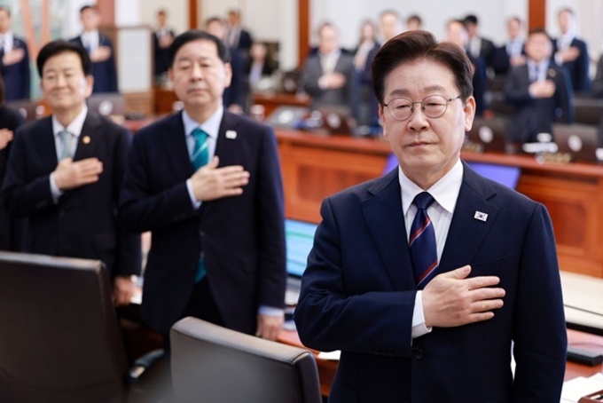 정부, 국무회의서 '개헌 공고안' 의결…내달 7일 국회 표결 전망(종합)