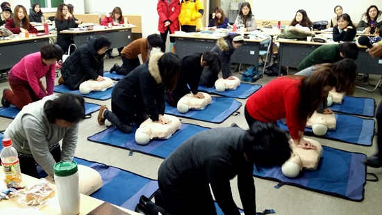 응급처치 방법 실습 (사진=서울시)