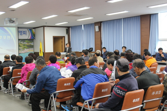 울진군 (군수 임광원)은 동해중부선 철도건설사업의 설명과 궁금증을 위하여 3월 27일 후포면 대회의실에서 주민설명회를 개최했다.(사진=국제일보/최태하 기자)