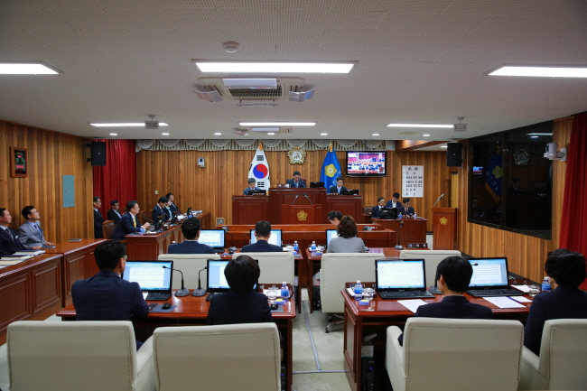 울진군의회 제205회 임시회.(사진=울진군의회)